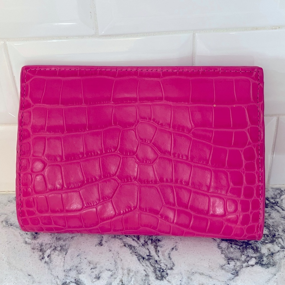 Larroude Erin clutch bag in bright pink stamped leather. Gorgeous!